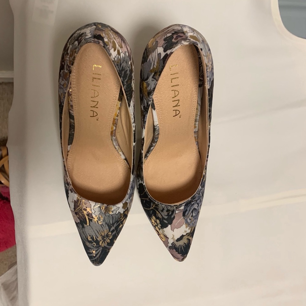 High Heels - Picture 6 of 7